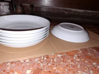 Vajilla porcelana blanca filo dorado 18 pzs