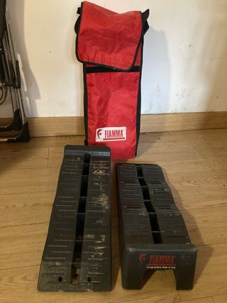 Calzos niveladores FIAMMA para furgoneta y/o autoc