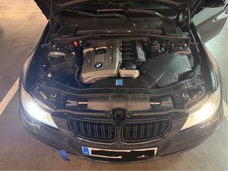 BMW 330i E90 (258cv) - 2006 - [180k]km - Nacional