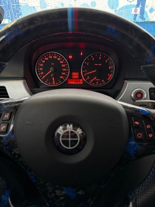 BMW 330i E90 (258cv) - 2006 - [180k]km - Nacional