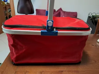 Cesto pic-nic o shopping rosso