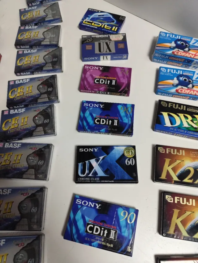 Lote variado de 28 Cassettes Vírgenes Chrome