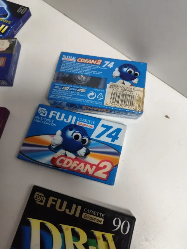 Lote variado de 28 Cassettes Vírgenes Chrome