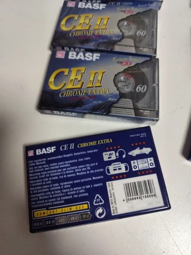 Lote variado de 28 Cassettes Vírgenes Chrome