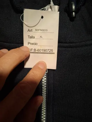 Sudadera Negra con Diseño Tribal