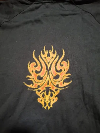 Sudadera Negra con Diseño Tribal