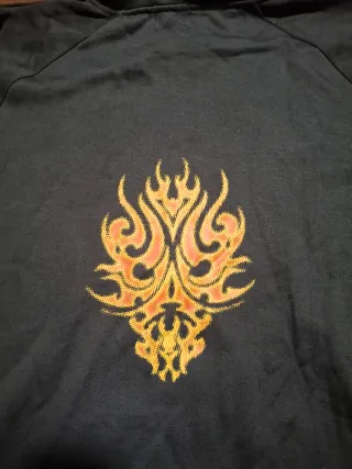 Sudadera Negra con Diseño Tribal