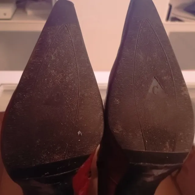 Botines de piel rojos