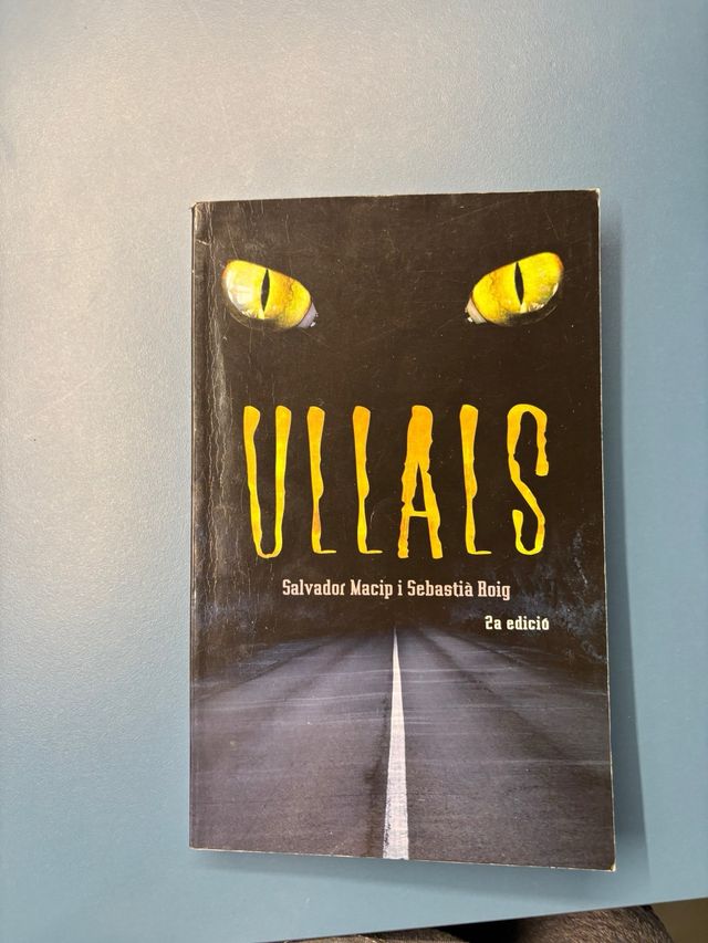 Lote de 13 libros en catalan y castellano