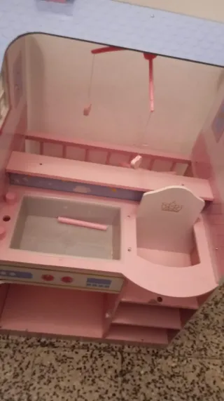 Casa de juguete de madera