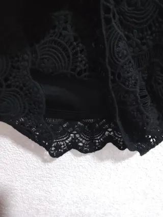 Falda negra de encaje