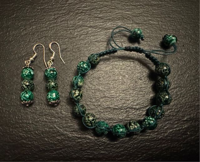 Pendientes de cuentas de vidrio verde