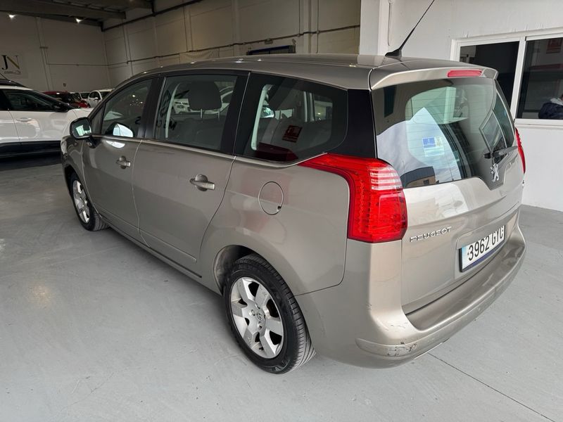 Peugeot 5008 1.6 HDI Premium 2010, foto 9