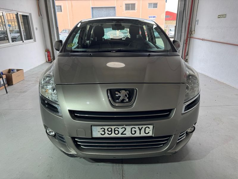 Peugeot 5008 1.6 HDI Premium 2010, foto 2
