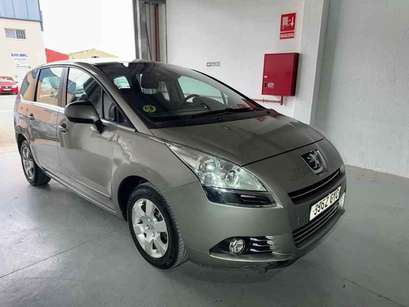 Peugeot 5008 1.6 HDI Premium 2010, foto 3