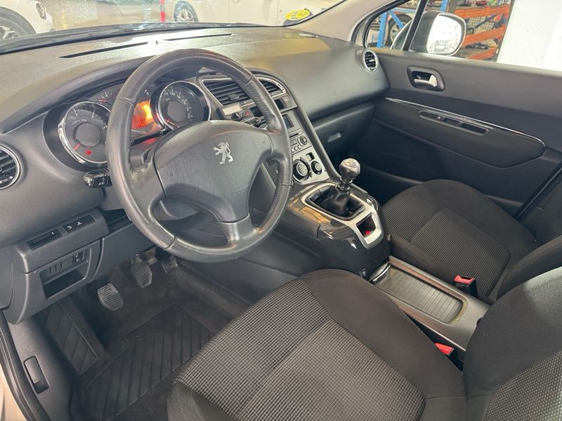 Peugeot 5008 1.6 HDI Premium 2010, foto 4