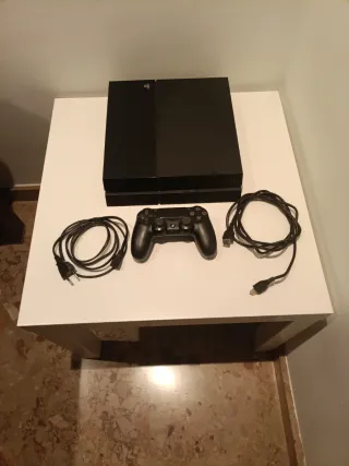PS4 (PlayStation 4) Negra + Mando