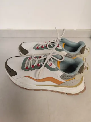 Zapatillas Pull&Bear verdes y blancas