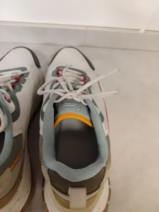 Zapatillas Pull&Bear verdes y blancas