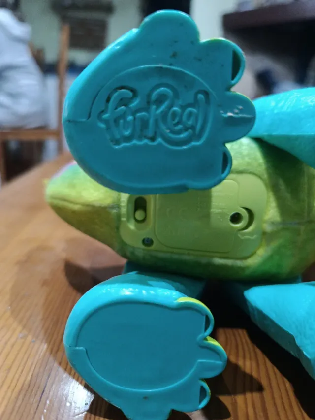 FurReal Sam el Brontosaurio Peluche