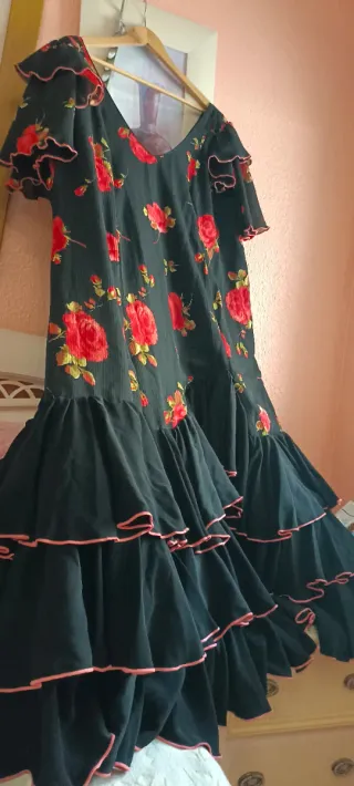 Vestido Gitana Feria Romería Negro Flores Rojas