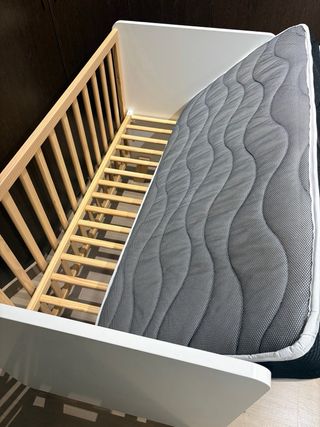 Cuna 120x60cm (marca TRAMA) + Colchón de Regalo