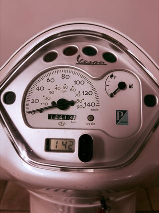 Piaggio Vespa LX 125 Blanca