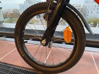 Bicicleta Decathlon 16 pulgadas niño naranja