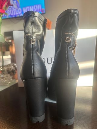 Botines Guess Negros con Pedrería