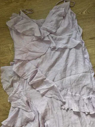 Vestido asimétrico volantes