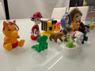 Lote de mini figuras y juguetes