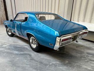 Auto World 1971 Buick GS Stage 1 1:18
