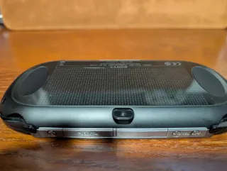 PSVITA OLED PCH 1004 + 3 juegos