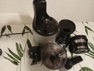 Licuadora Zumera marca  silver crest