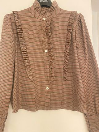 Camisa de cuadros marrón y roja