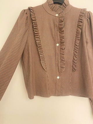 Camisa de cuadros marrón y roja