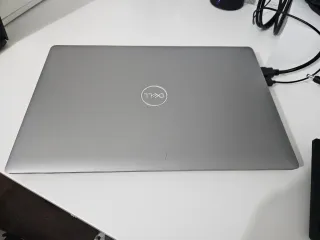 Portátil Dell Precision 3561