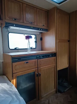 Caravana Bürstner 490TM 3ambientes con estabilizad