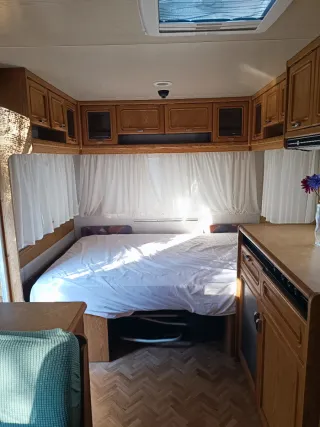 Caravana Bürstner 490TM 3ambientes con estabilizad