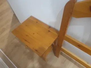 Cabecero 135cm y 2 mesitas pino a juego como nuevo