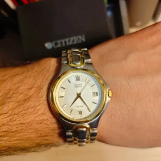 Reloj Citizen Elegance Oro y Plata