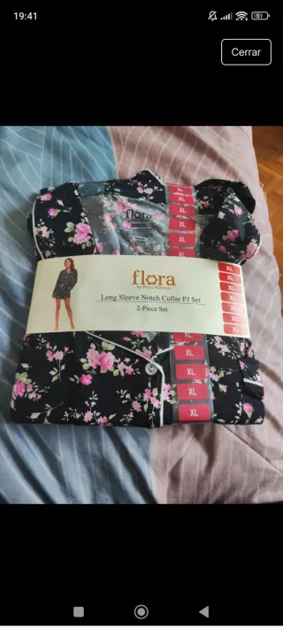 Pijama Flora XL Negro Flores Rosas