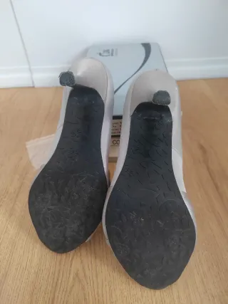 Zapatos de fiesta plateados talla 37