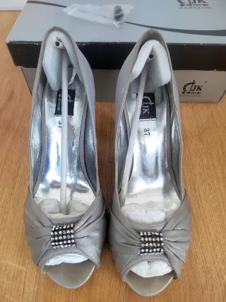 Zapatos de fiesta plateados talla 37