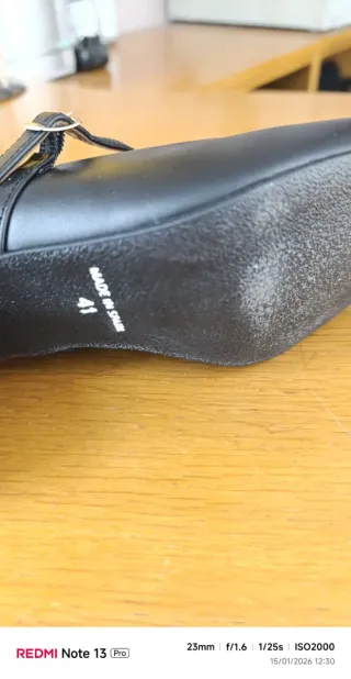 Zapatos de tacón RUPE beige y dorados