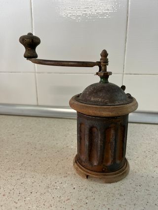 Molinillo de café antiguo metal