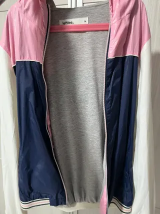 Chubasquero deportivo Lefties. Talla M