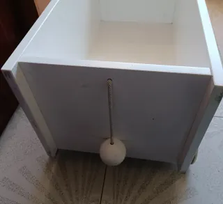 Baúl blanco con ruedas