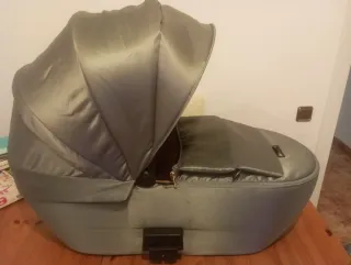 Maxi-Cosi Silla de Coche Gris Y capazo.