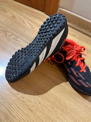 Scarpe da calcio Adidas Predator per bambini